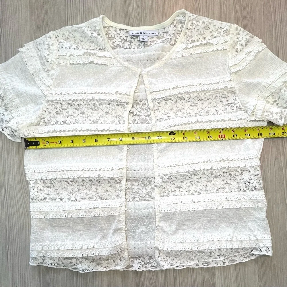 And Now This White Lace Button-Down Shirt Short Sleeve Women's Size L - Picture 3 of 7